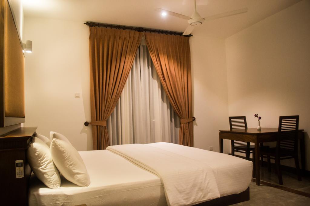 Refresh Hotel Hikkaduwa Habitación foto